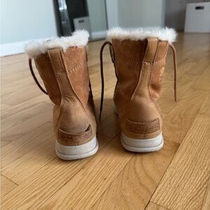 Sorel Tan Boots with White Fur Trim